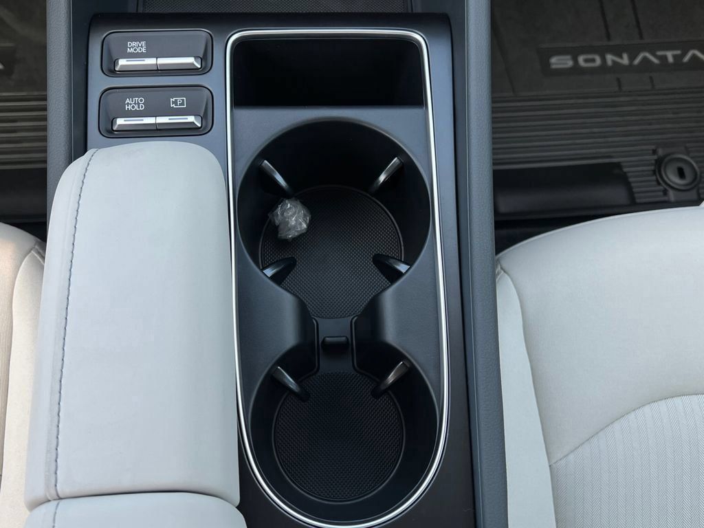 New 2026 Hyundai Sonata SEL FWD image 17