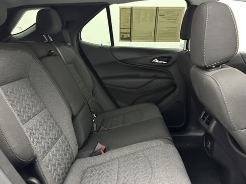 Used 2024 Chevrolet Equinox LT image 32