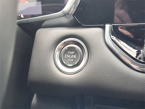 Used 2025 GMC Canyon Elevation w/ Convenience Package image 21