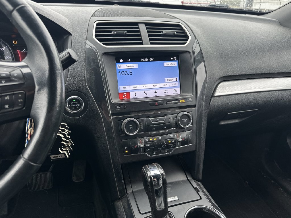 Used 2017 Ford Explorer XLT w/ Equipment Group 202A AWD/4WD image 13