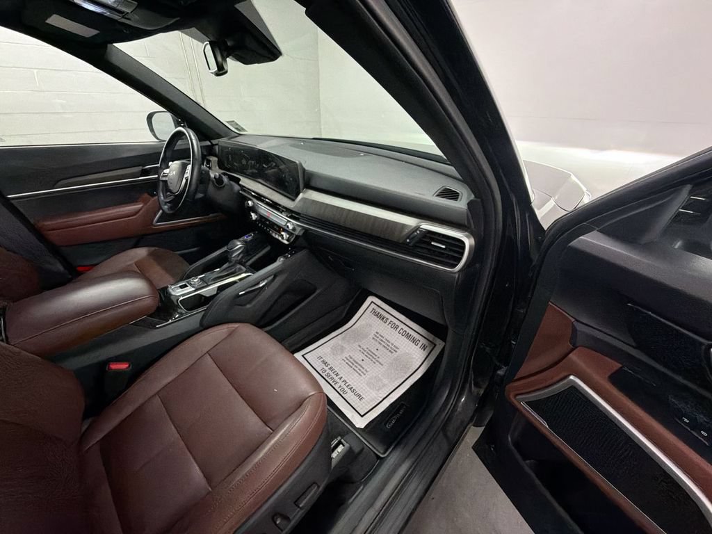 Used 2023 Kia Telluride EX w/ EX Captain's Chair Package AWD/4WD image 29