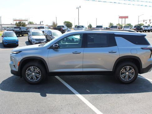 Used 2026 Chevrolet Traverse LT w/ Driver Confidence Package AWD/4WD image 5