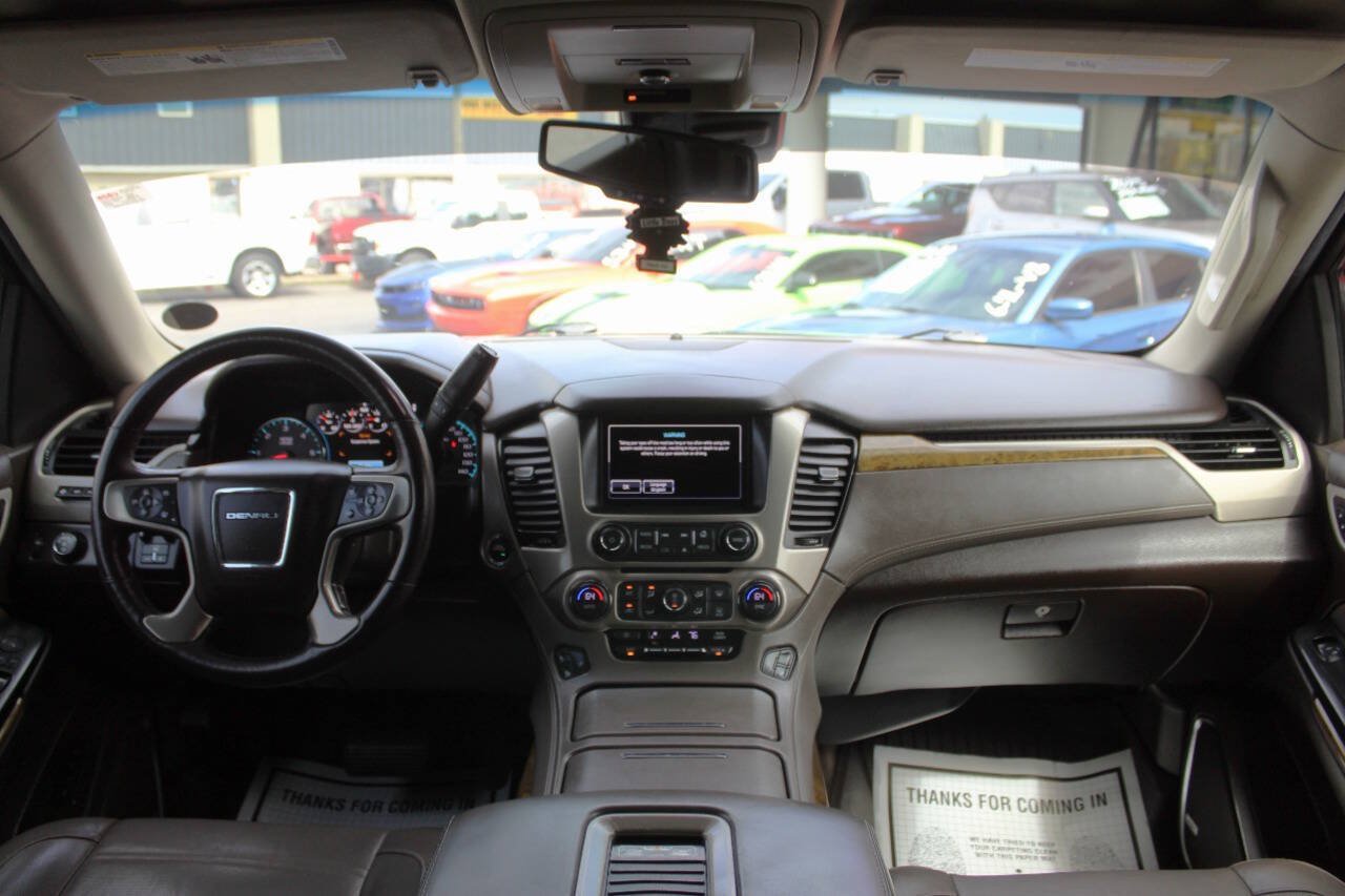 Used 2017 GMC Yukon XL Denali AWD/4WD image 21