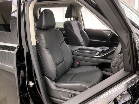 Certified 2025 INFINITI QX80 Luxe image 7