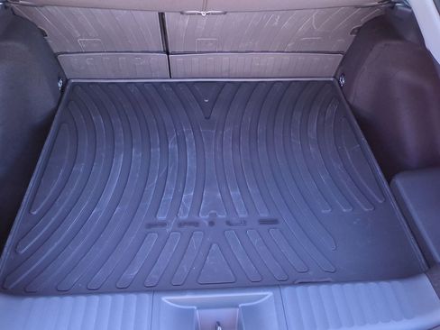 Used 2026 Toyota Prius Plug-In Hybrid image 32