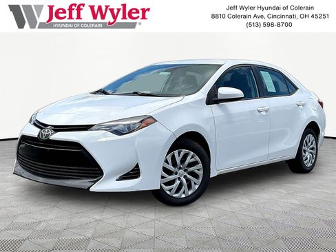 Used 2017 Toyota Corolla LE FWD image 1