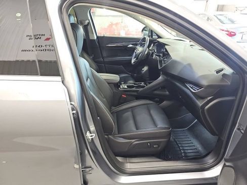 Used 2022 Buick Envision Essence w/ Safety Package FWD image 24