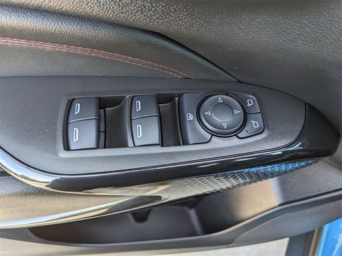 Used 2025 Chevrolet Trax RS image 20