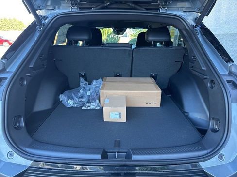New 2026 Chevrolet Equinox EV LT w/ Convenience Package II FWD image 41