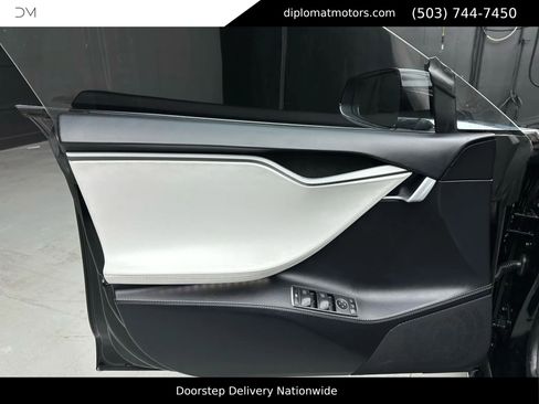 Used 2020 Tesla Model S Performance image 23