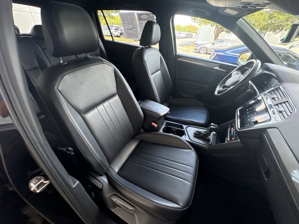 Used 2022 Volkswagen Tiguan SE R-Line FWD image 28