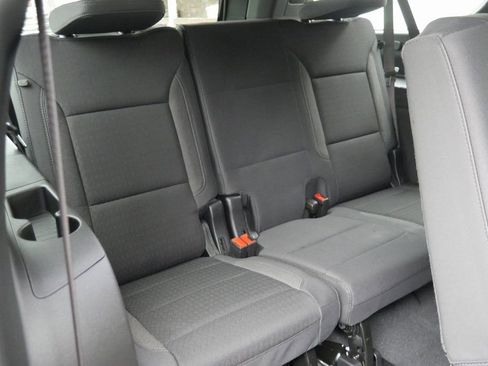 New 2026 Chevrolet Suburban LS image 24