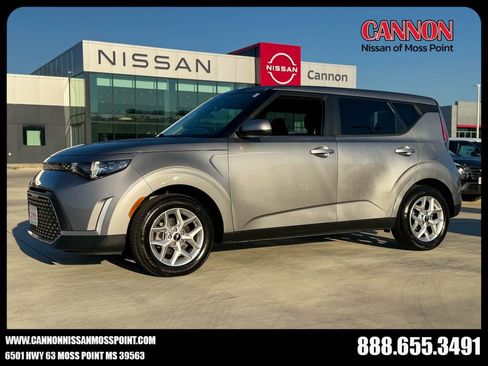 Used 2025 Kia Soul LX w/ LX Technology Package FWD image 1
