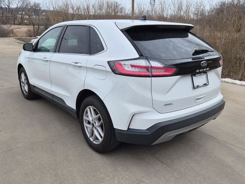 Used 2024 Ford Edge SEL image 9
