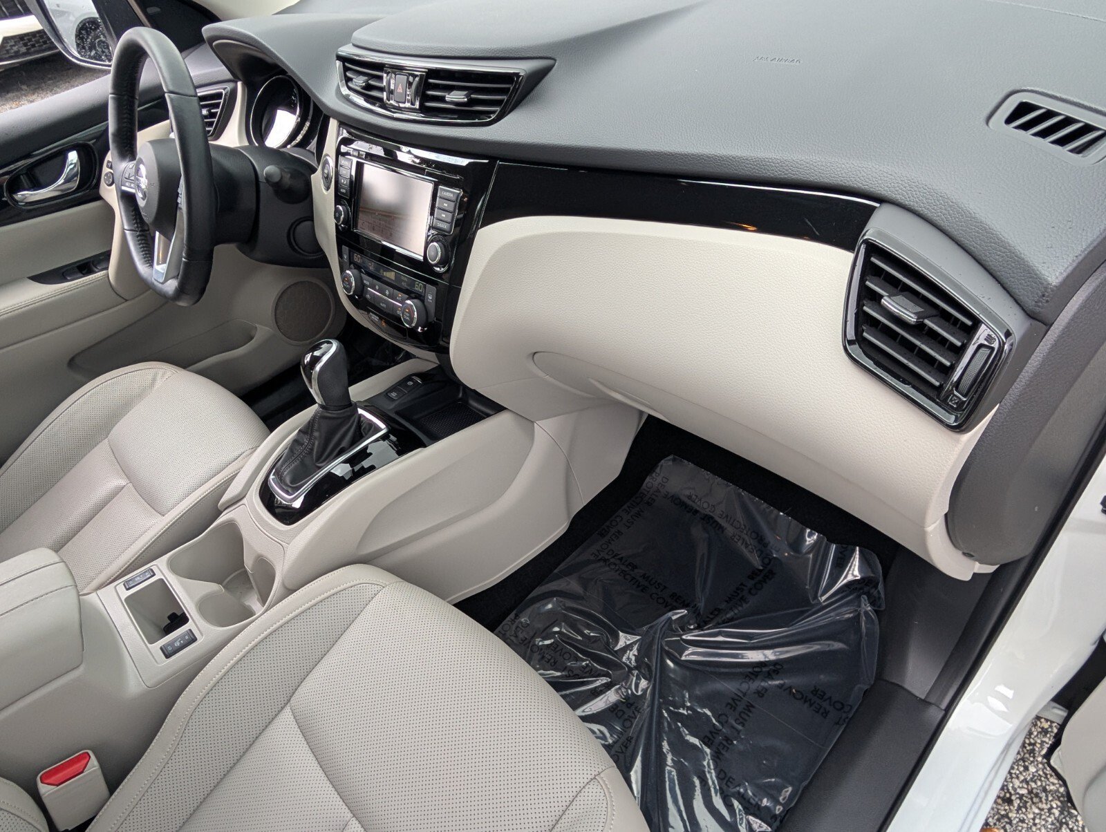 Certified 2022 Nissan Rogue Sport SL FWD image 19