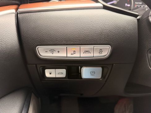 Used 2020 Kia K900 Luxury image 26
