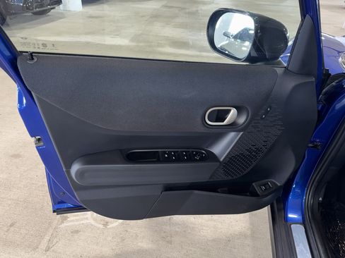 Used 2025 MINI Cooper 4-Door Hardtop FWD image 16