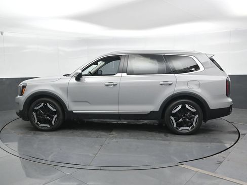Used 2023 Kia Telluride EX AWD/4WD image 9