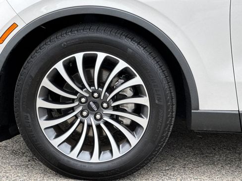Used 2023 Lincoln Aviator 2WD w/ Premium Package image 42