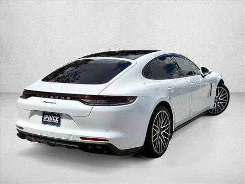 Used 2023 Porsche Panamera image 2
