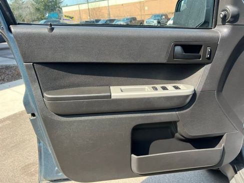 Used 2010 Ford Escape XLT image 16