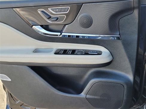 New 2025 Lincoln Corsair Premiere image 18