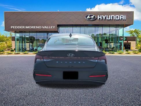 Certified 2025 Hyundai Elantra Sport FWD image 4