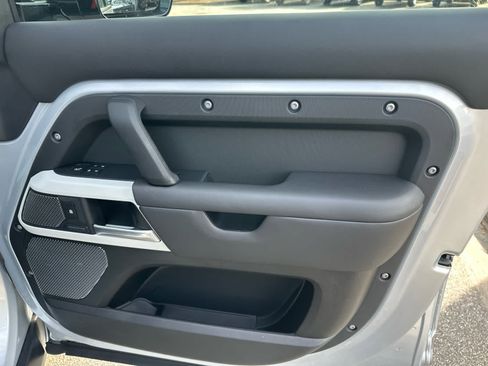 Used 2022 Land Rover Defender 110 XS Edition image 24