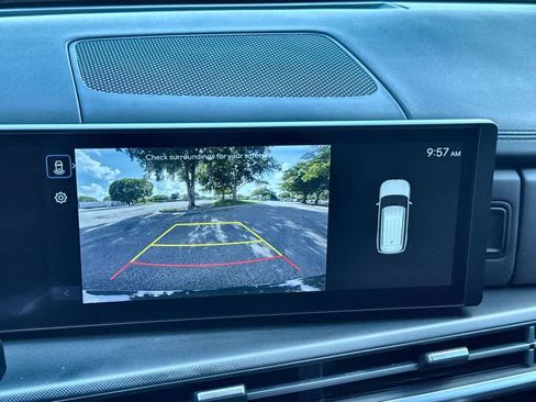 Used 2024 Hyundai Santa Fe SEL FWD image 19