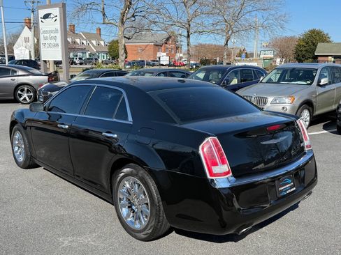 Used 2014 Chrysler 300 C RWD image 6