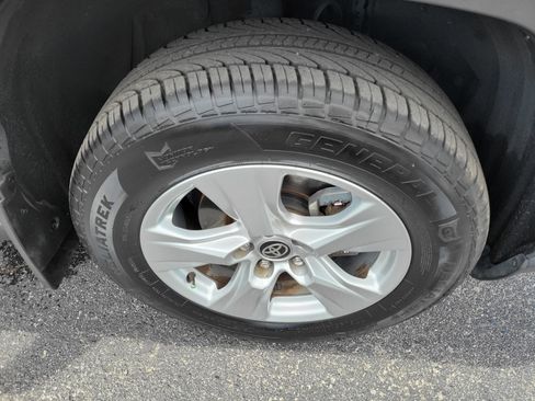 Used 2021 Toyota RAV4 XLE FWD image 37