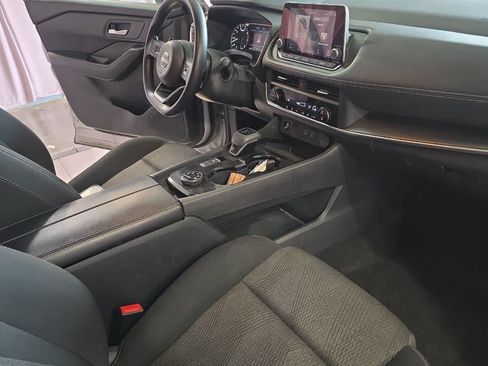 Used 2024 Nissan Rogue SV AWD/4WD image 18