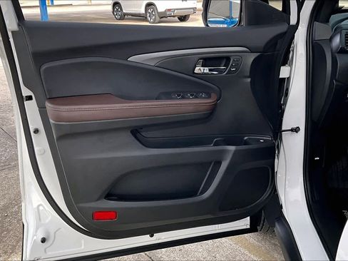 Certified 2024 Honda Ridgeline RTL image 21