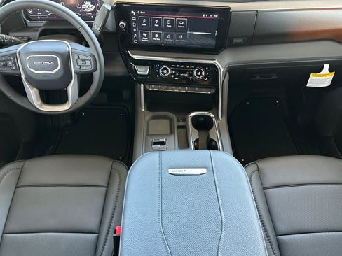 New 2025 GMC Sierra 2500 Denali w/ Denali Reserve Package image 14