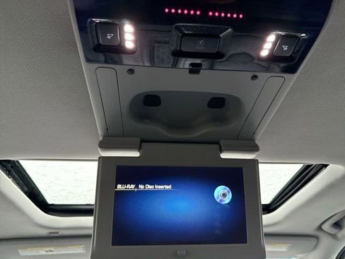 Used 2016 Cadillac Escalade Luxury AWD/4WD image 26