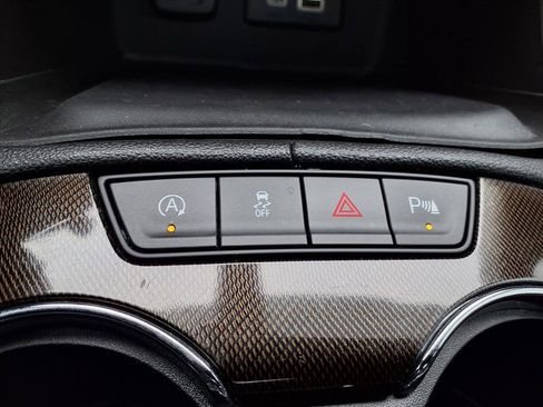 Used 2022 GMC Acadia AT4 w/ Technology Package image 8