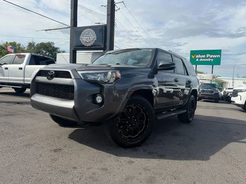 Used 2018 Toyota 4Runner SR5 Premium RWD image 4
