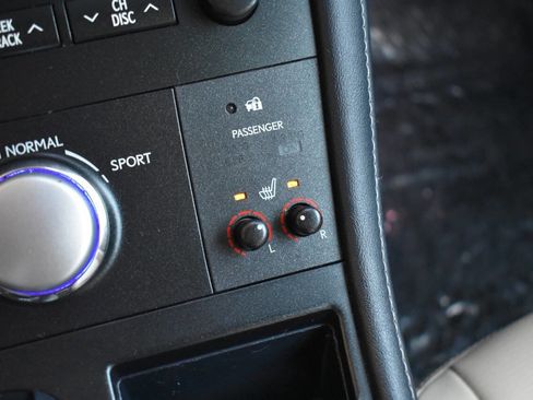 Used 2012 Lexus CT 200h Premium image 32