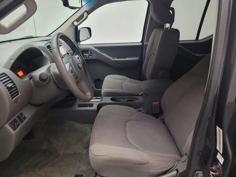 Used 2014 Nissan Frontier SV w/ SV Value Truck Package RWD image 17