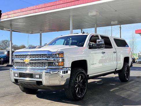 Used 2019 Chevrolet Silverado 2500 LT image 6