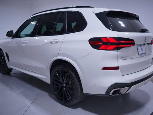 Used 2026 BMW X5 sDrive40i w/ M Sport Package RWD image 3