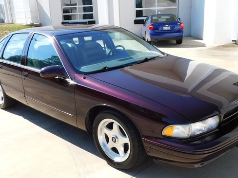 Used 1996 Chevrolet Impala SS RWD image 37