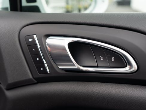 Used 2018 Porsche Cayenne S AWD/4WD image 30