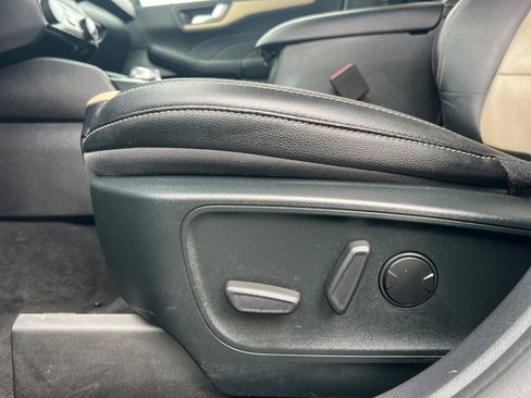 Used 2022 Ford Escape Titanium w/ Titanium Elite Package image 14