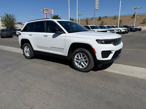 New 2025 Jeep Grand Cherokee Laredo X w/ Luxury Tech Group I image 8