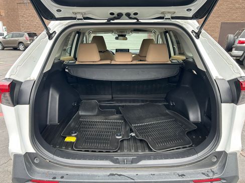 Certified 2022 Toyota RAV4 XLE AWD/4WD image 25