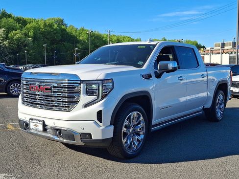 Used 2024 GMC Sierra 1500 Denali AWD/4WD image 3