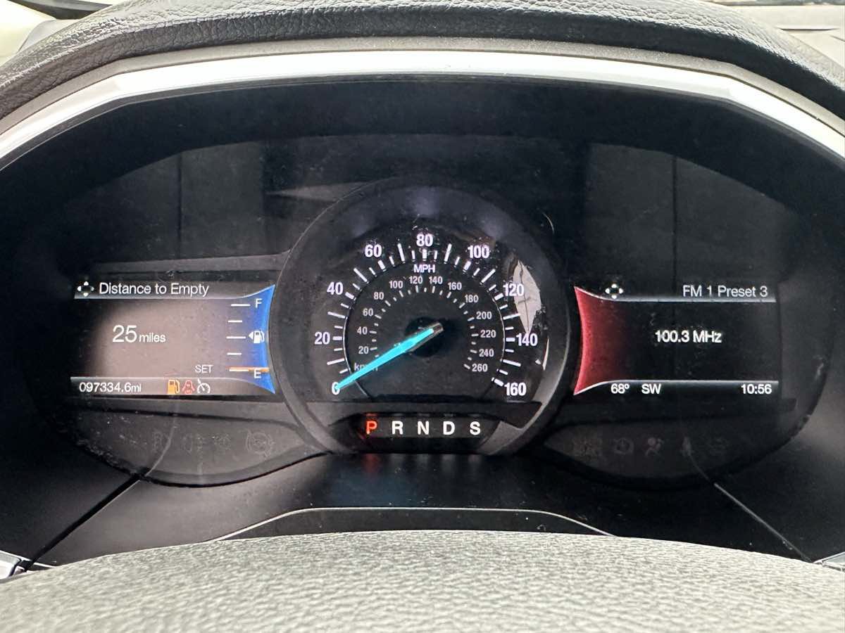 Used 2018 Ford Edge Titanium AWD/4WD image 17