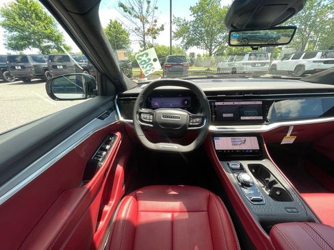 Used 2024 Jeep Wagoneer Launch Edition AWD/4WD image 17
