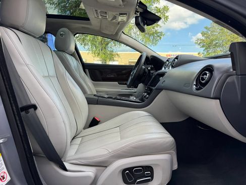 Used 2015 Jaguar XJ L Portfolio RWD image 27